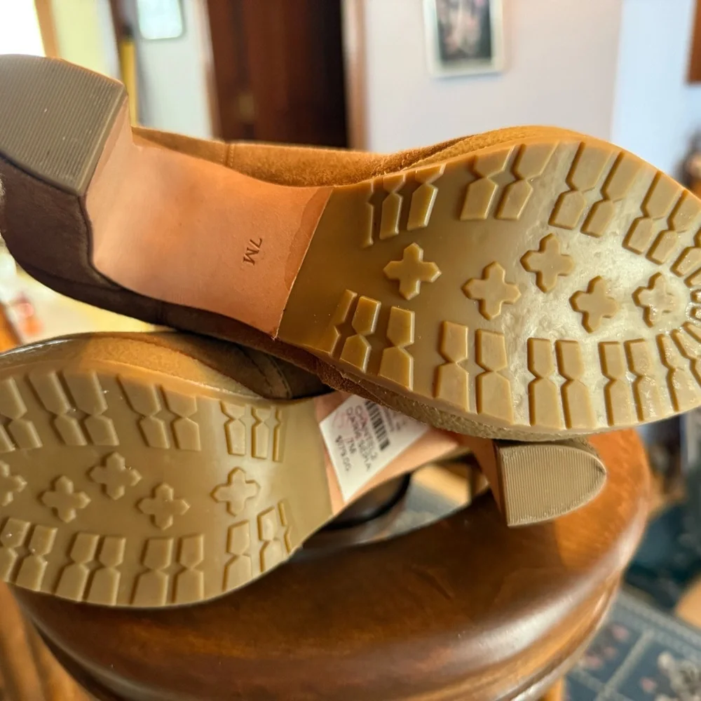 Talbots Womens Boots Ankle US 7 M Brown Suede Chelsea Pull On High Heels - Picture 5 of 9